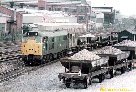 Class-31-at-Loughborough-(83)-1B